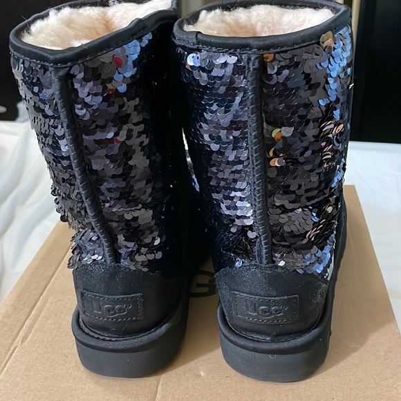 UGG sequin boot - Picture 3 of 4